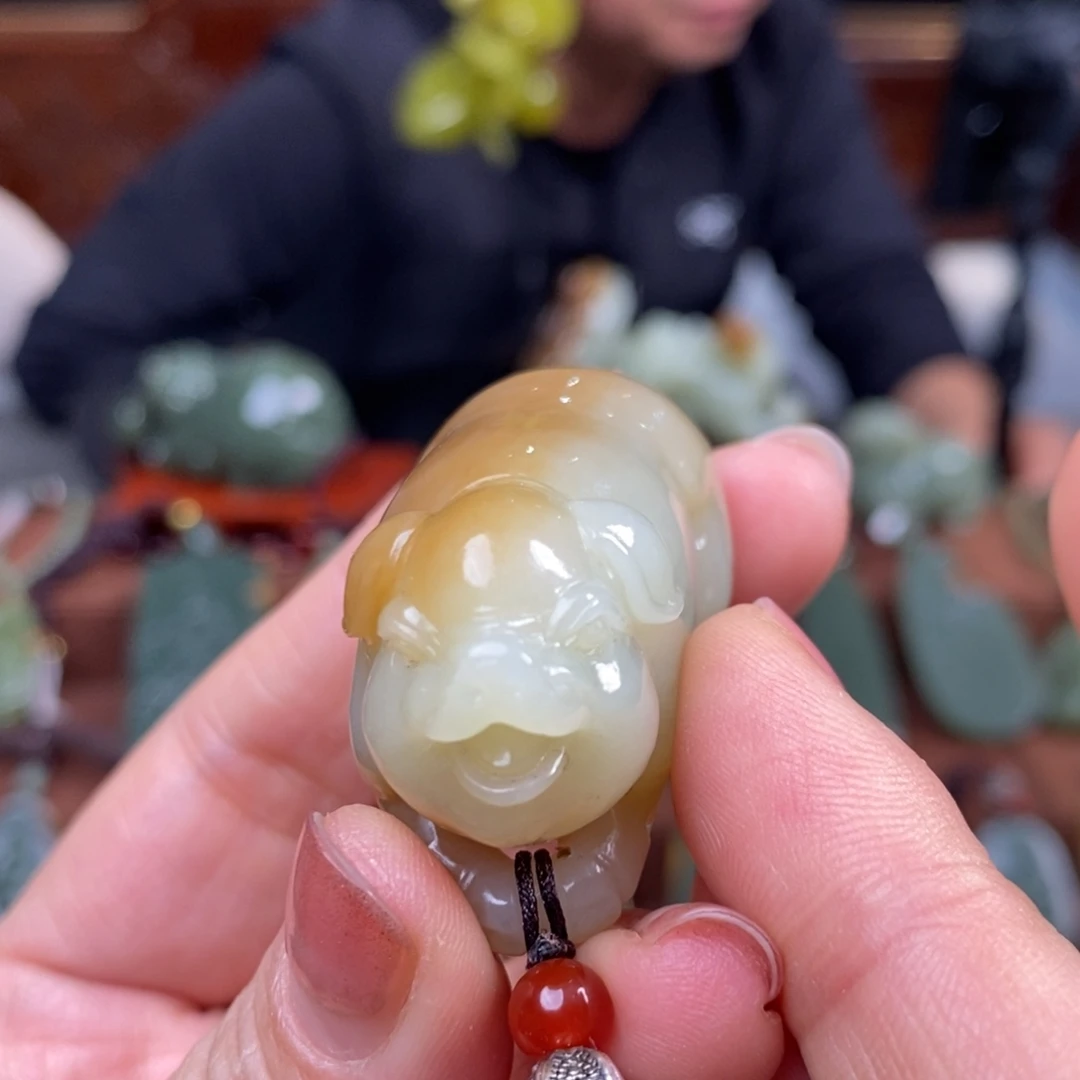 布***禅和田玉未镶嵌把件
