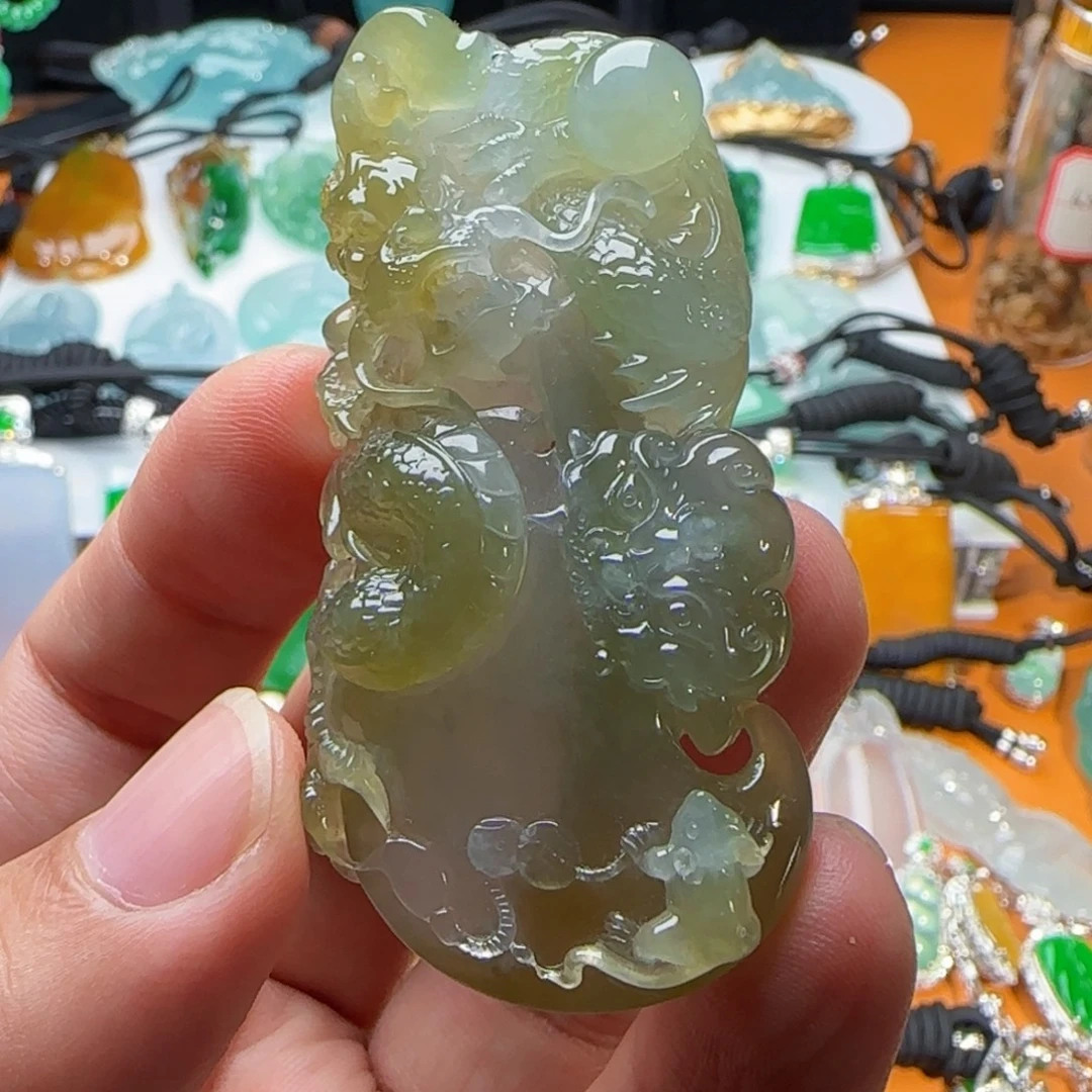 翡翠未镶嵌颈饰望子成龙