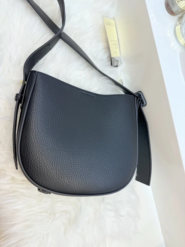 水桶包纯色车缝线合成革斜挎包饺子包嘻哈风可爱风