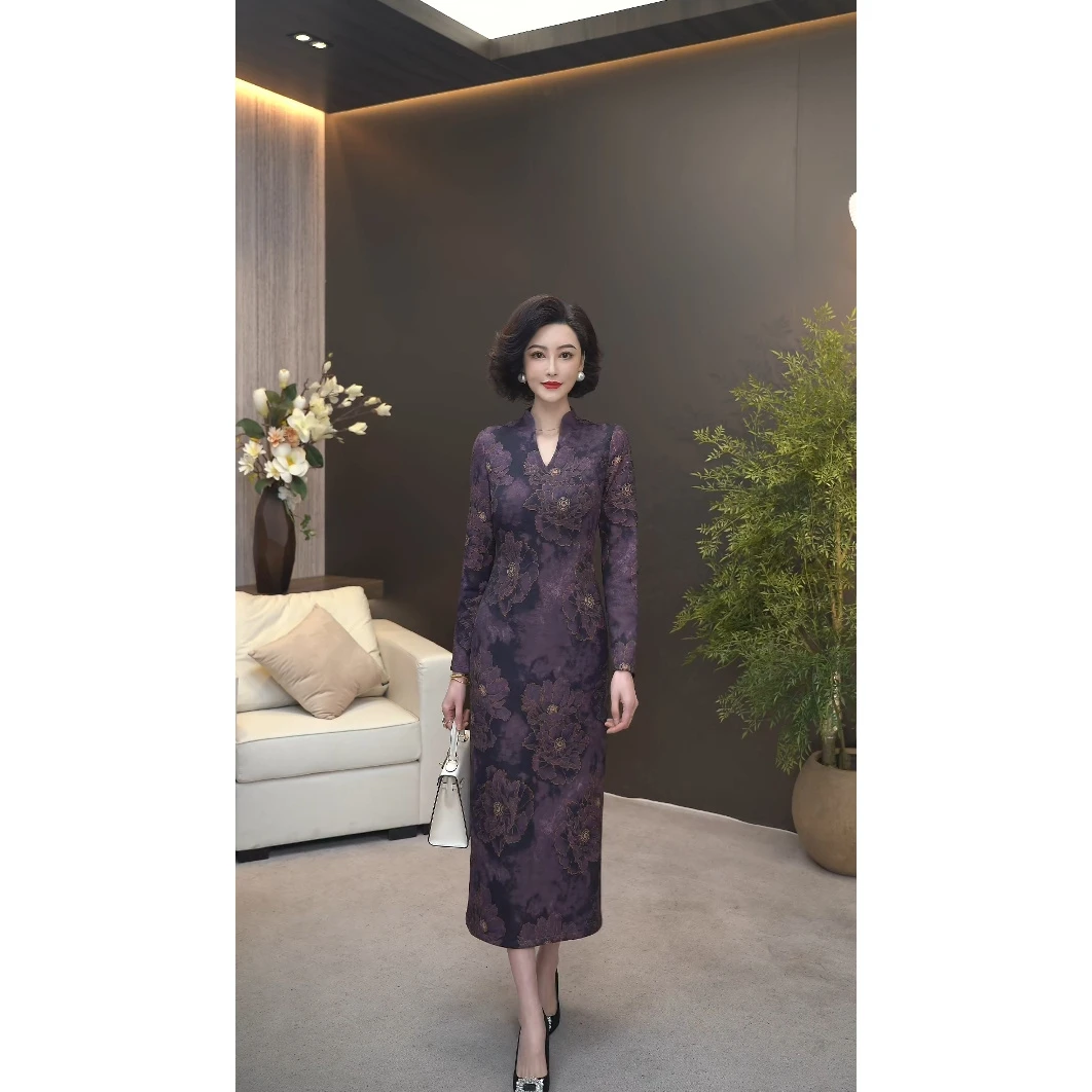 2025春新款高奢墨染工艺牡丹花四面弹V领直筒中长款连衣裙WF3188