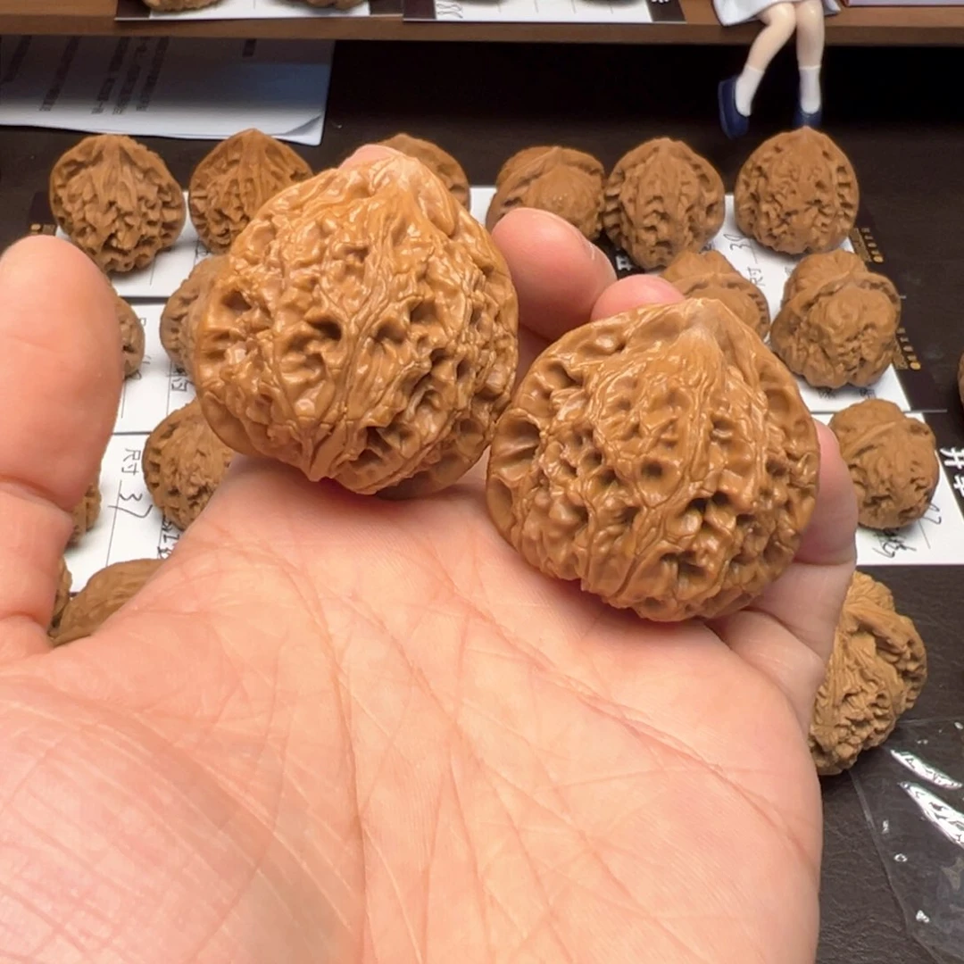 文玩核桃把件用*哥水龙纹38