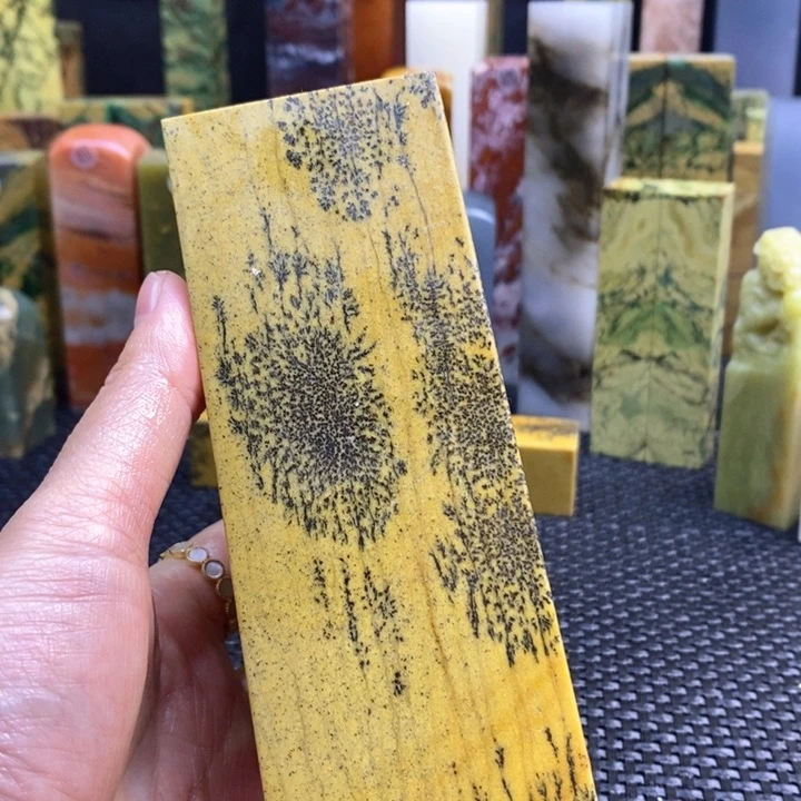 四川石小*青田石印章石