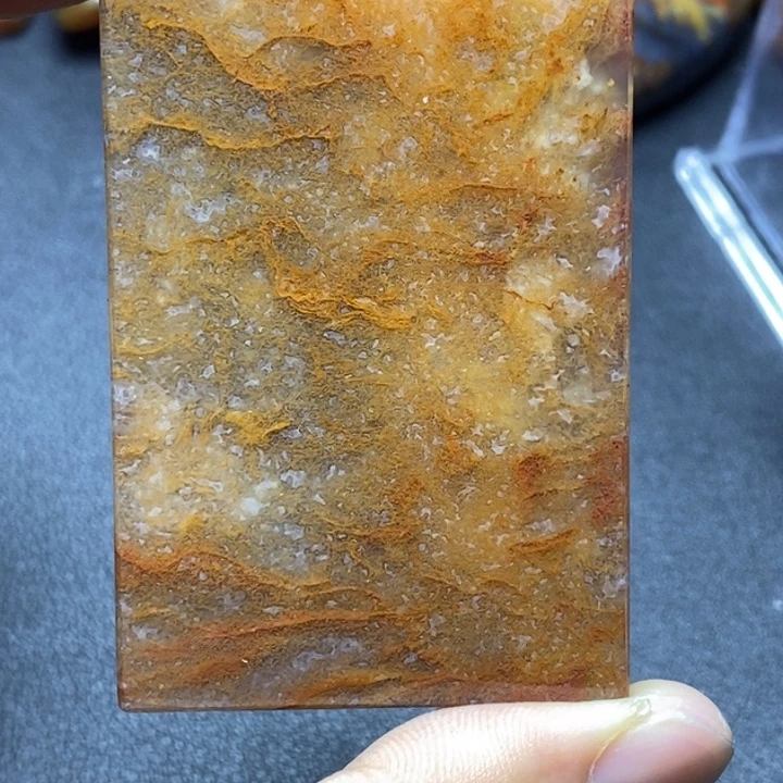玛瑙/玉髓颈饰未镶嵌释*