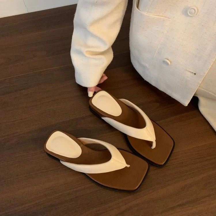 时尚坡跟人字拖夹脚拖鞋女鞋外穿夏季海边银色凉鞋沙滩鞋小众凉拖