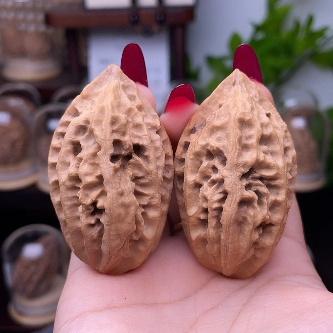 文玩核桃吊坠鸡心巨无霸