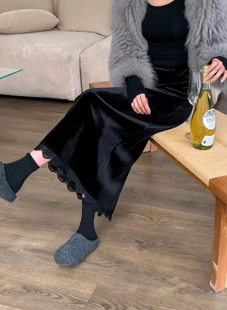 ZS96612秋款黑色丝绒拼接蕾丝花边直筒半身裙松紧腰显瘦中长裙