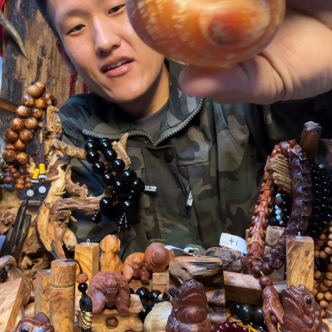 琥珀木时来运转手把件