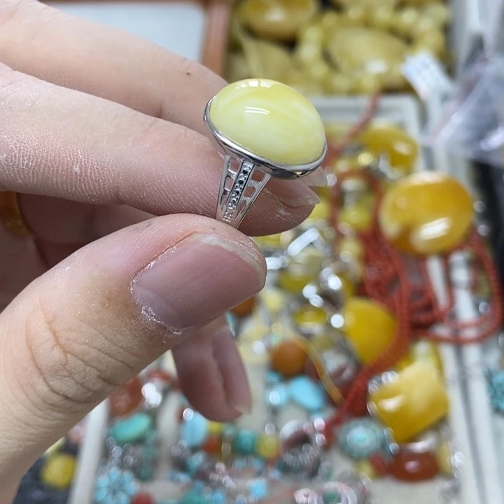 银S925镶嵌蜜蜡裸石戒指