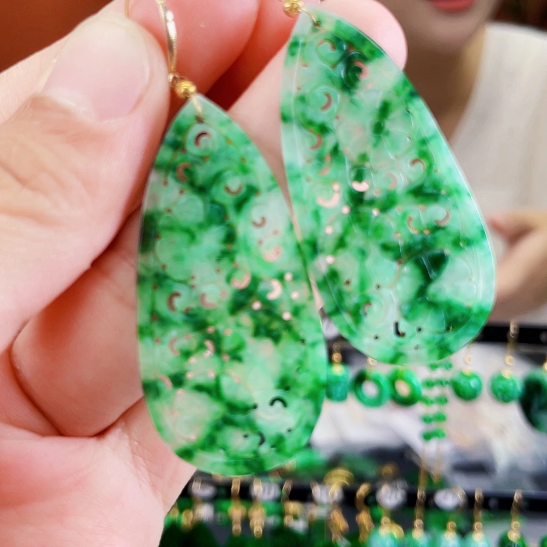 翡翠18K金镶嵌耳饰
