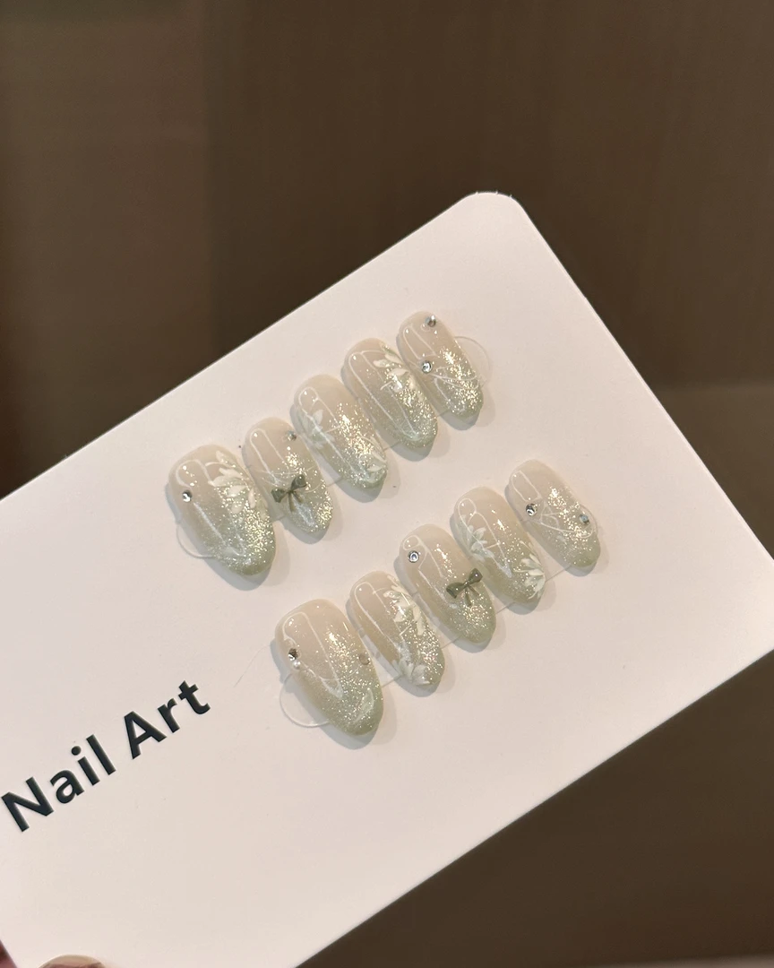 【茉莉冰语】爆闪高级感嫩绿色手绘茉莉花显白纯手工穿戴甲可定制