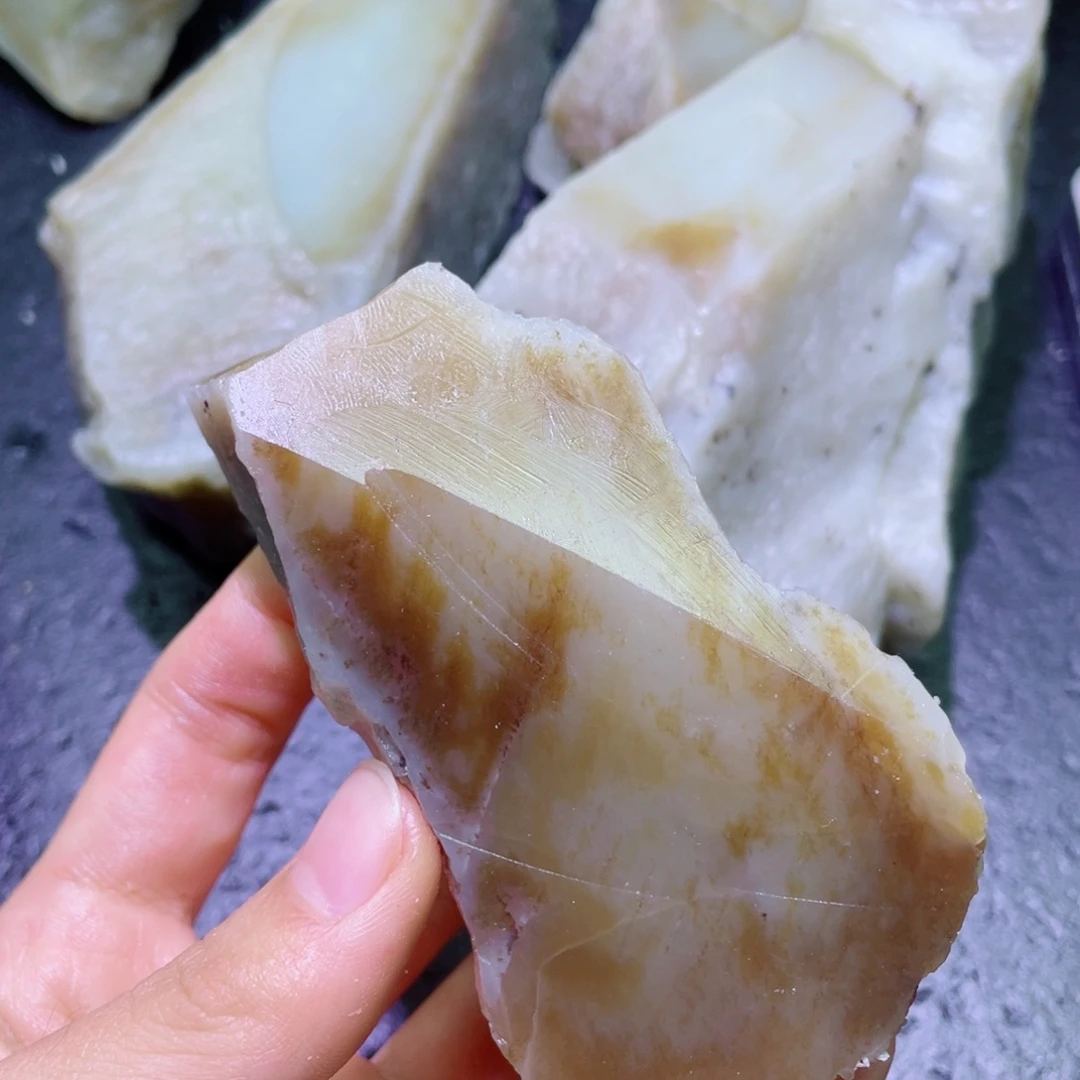 和田玉未镶嵌珠宝半成品