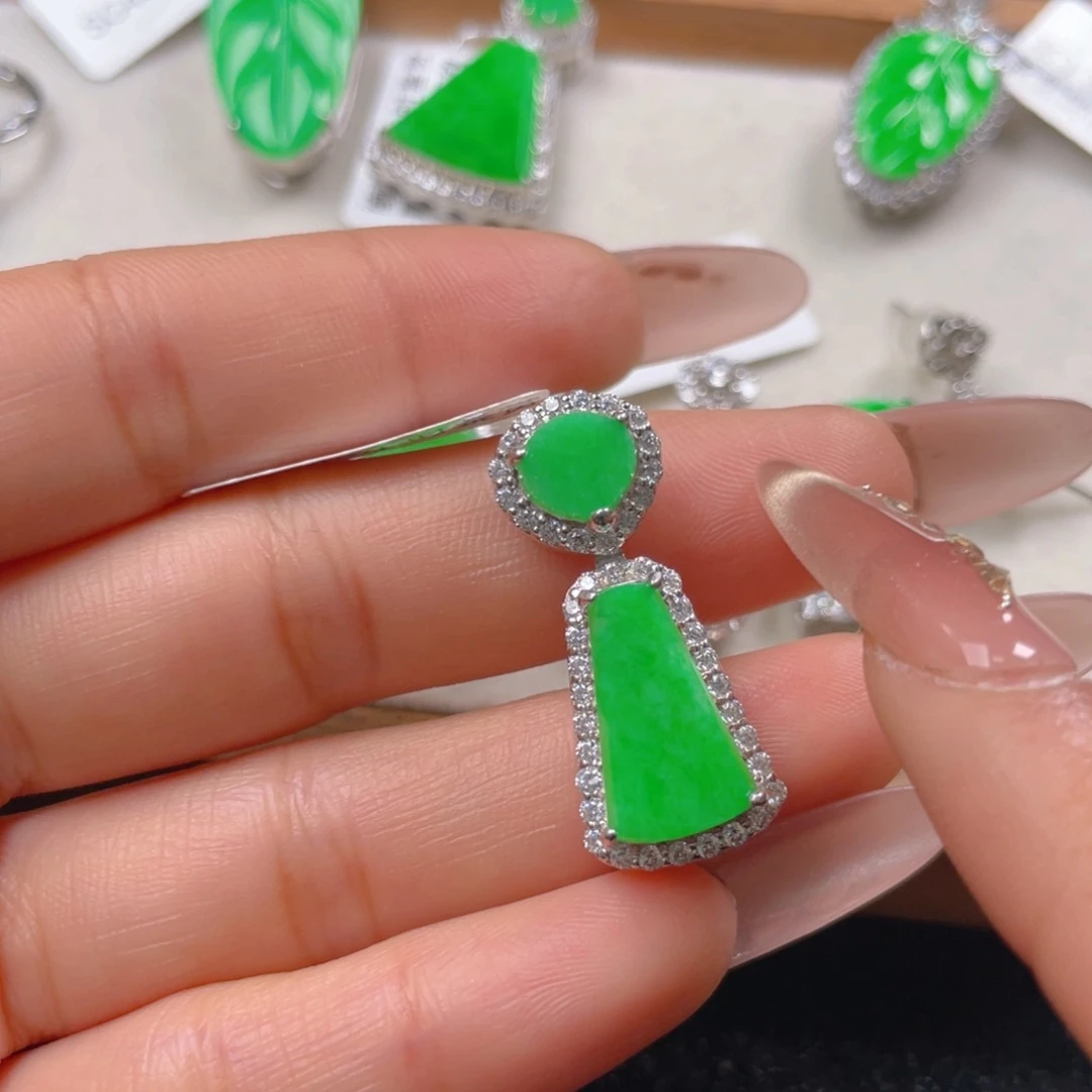 翡翠颈饰银S925镶嵌翡翠