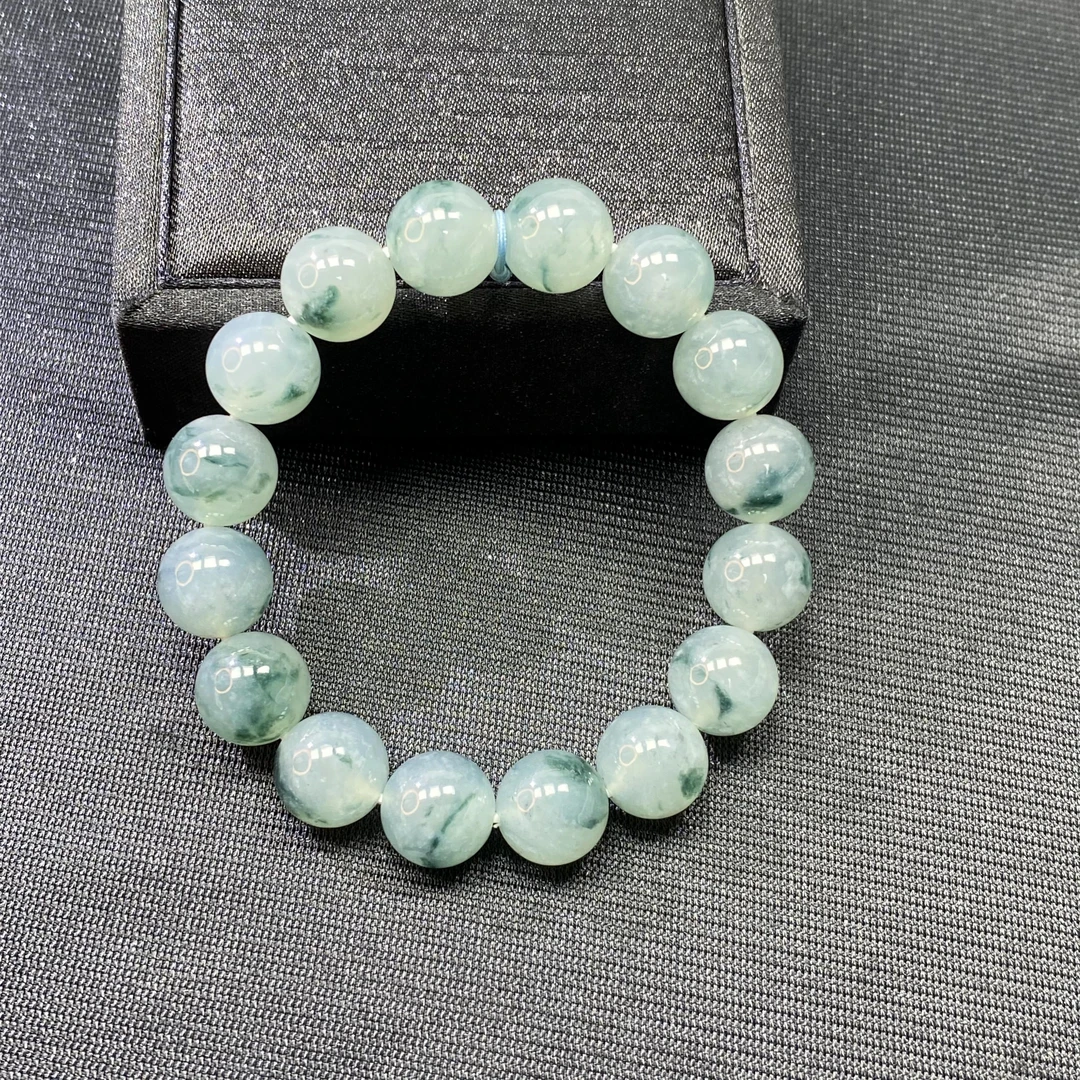 49天然缅甸翡翠A货冰飘花手串/101662北京中保拍卖