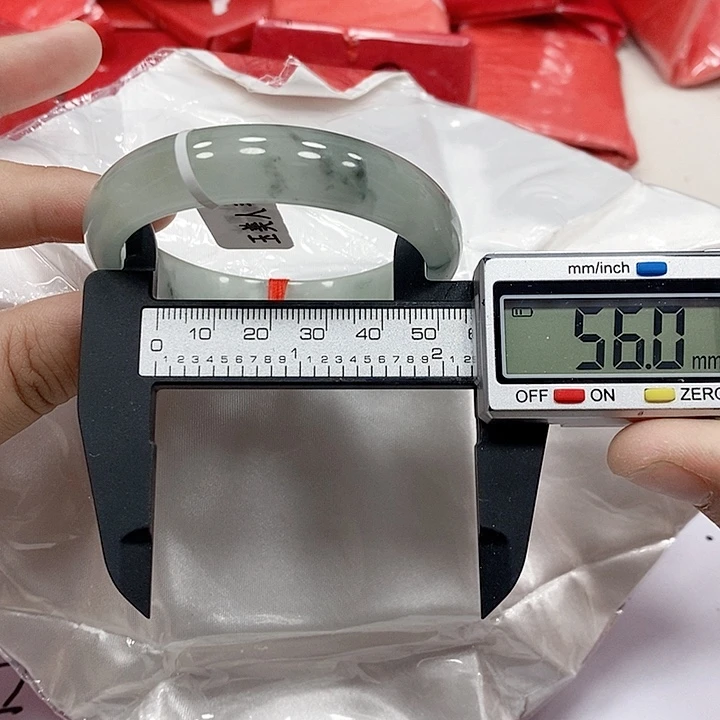 翡翠手镯未镶嵌30