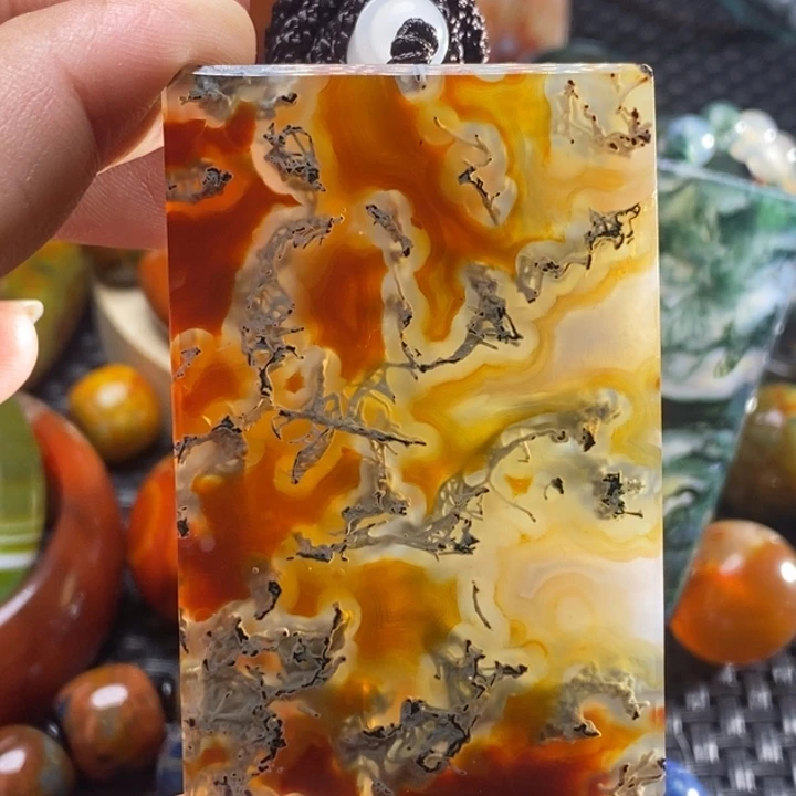 知***乐玛瑙/玉髓未镶嵌颈饰