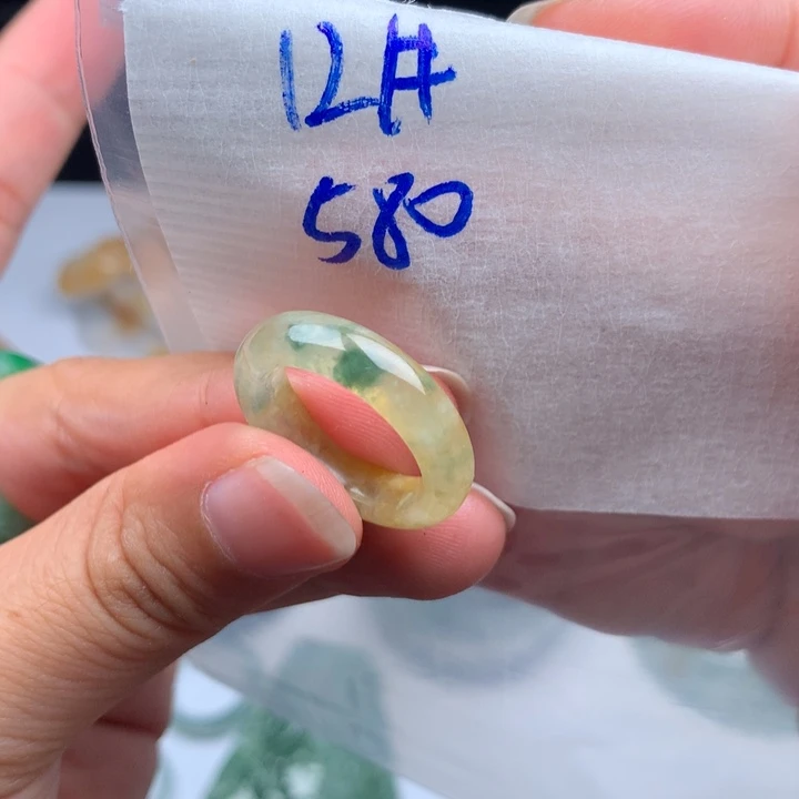 红***悦未镶嵌戒指翡翠戒圈