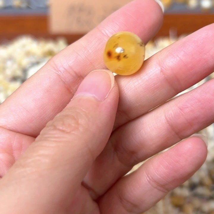 蜜蜡未镶嵌裸石13.2mm一个