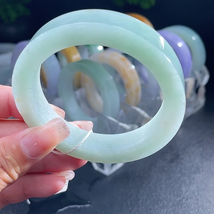 定制翡翠未镶嵌翡翠手镯