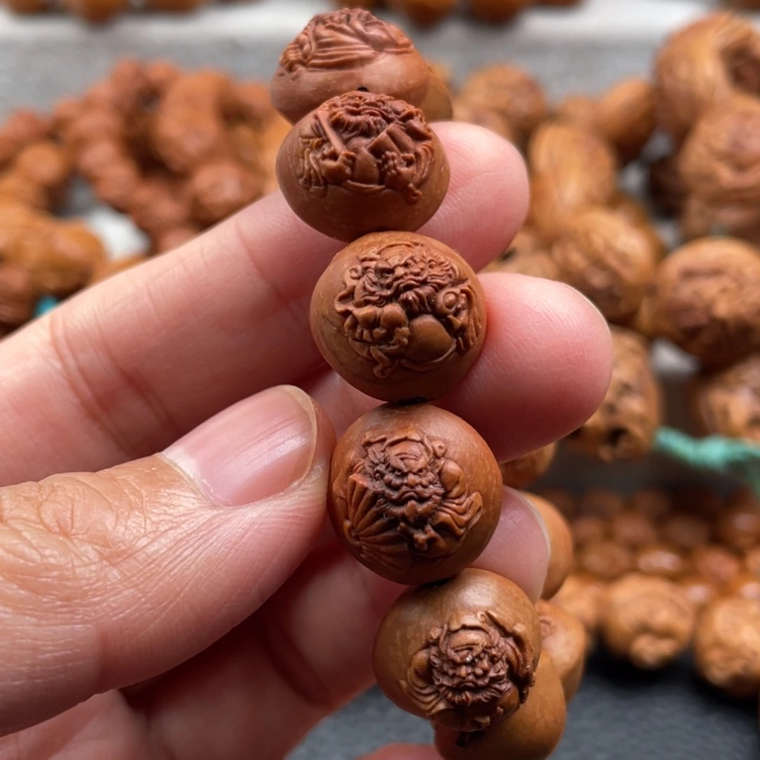 桃核雕刻桃核雕刻