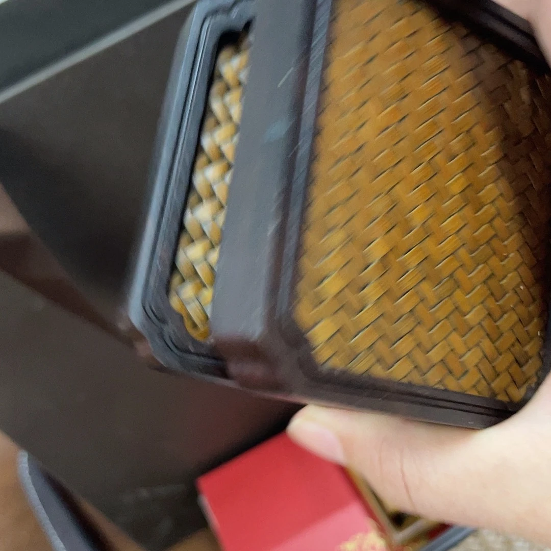 杯子里还有很多东西