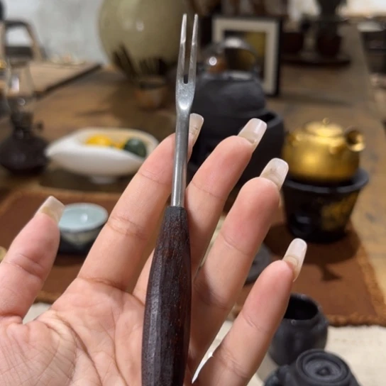 景德镇鱼和熊手工陶艺