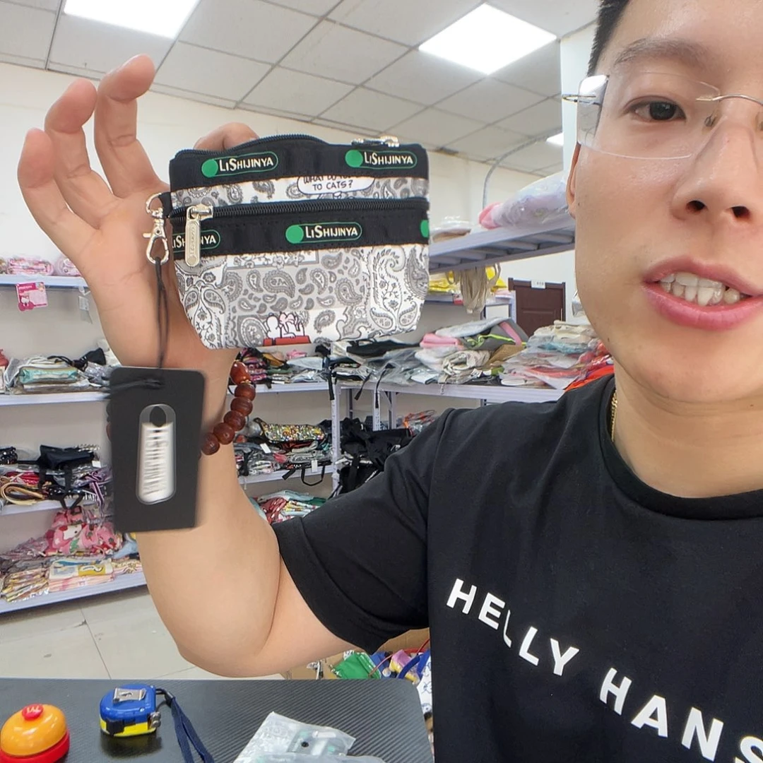 PU化妆包等各种产品和