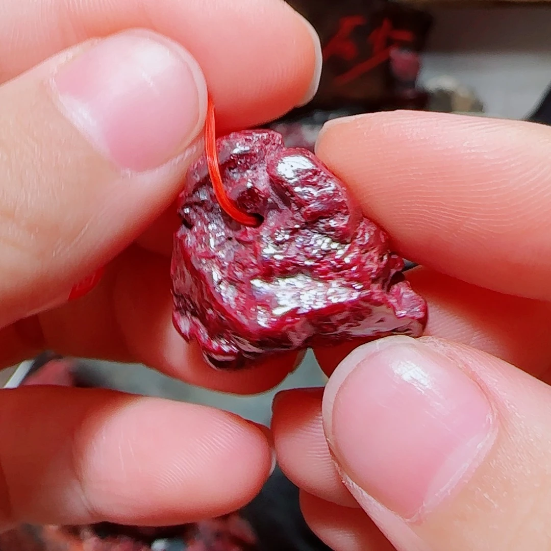 天然辰砂狗头砂吊坠26