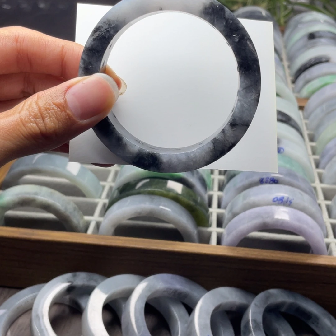 定制翡翠未镶嵌翡翠手镯