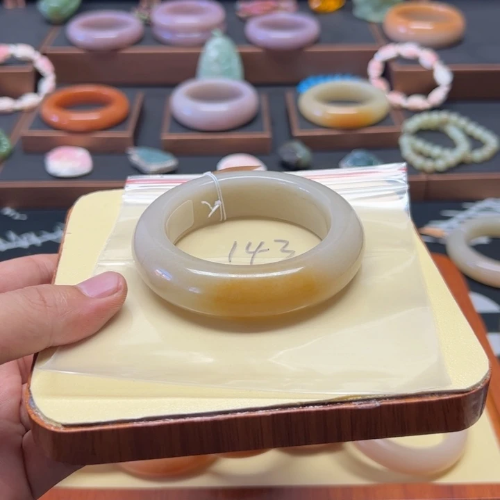 未镶嵌手镯石英质玉杯****生143