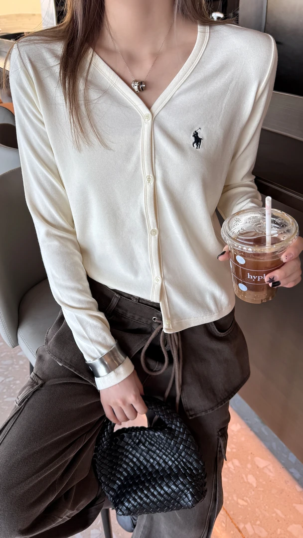 早秋韩系简约风小马刺绣v领长袖开衫针织衫39366