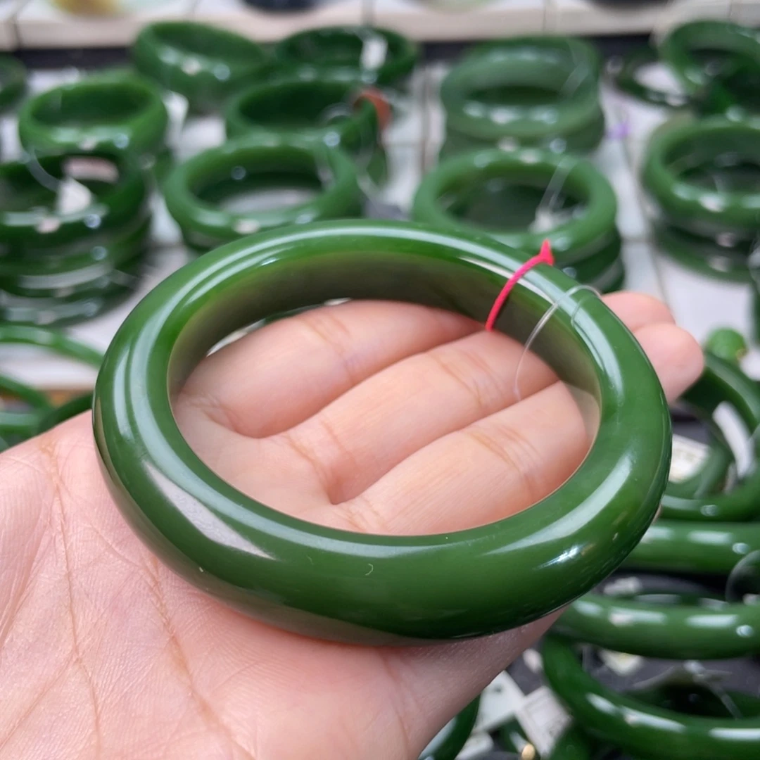 和田玉（碧玉）未镶嵌手镯