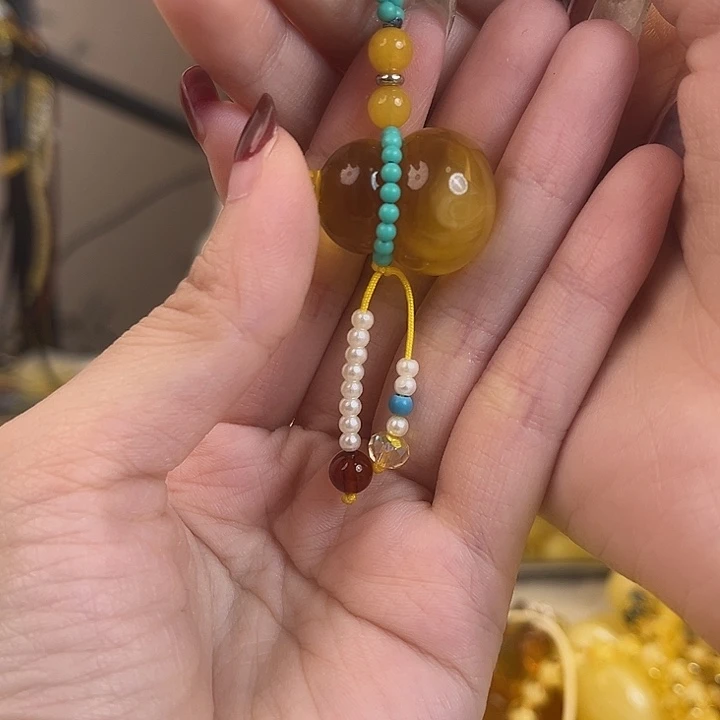 裸石琥珀未镶嵌葫芦