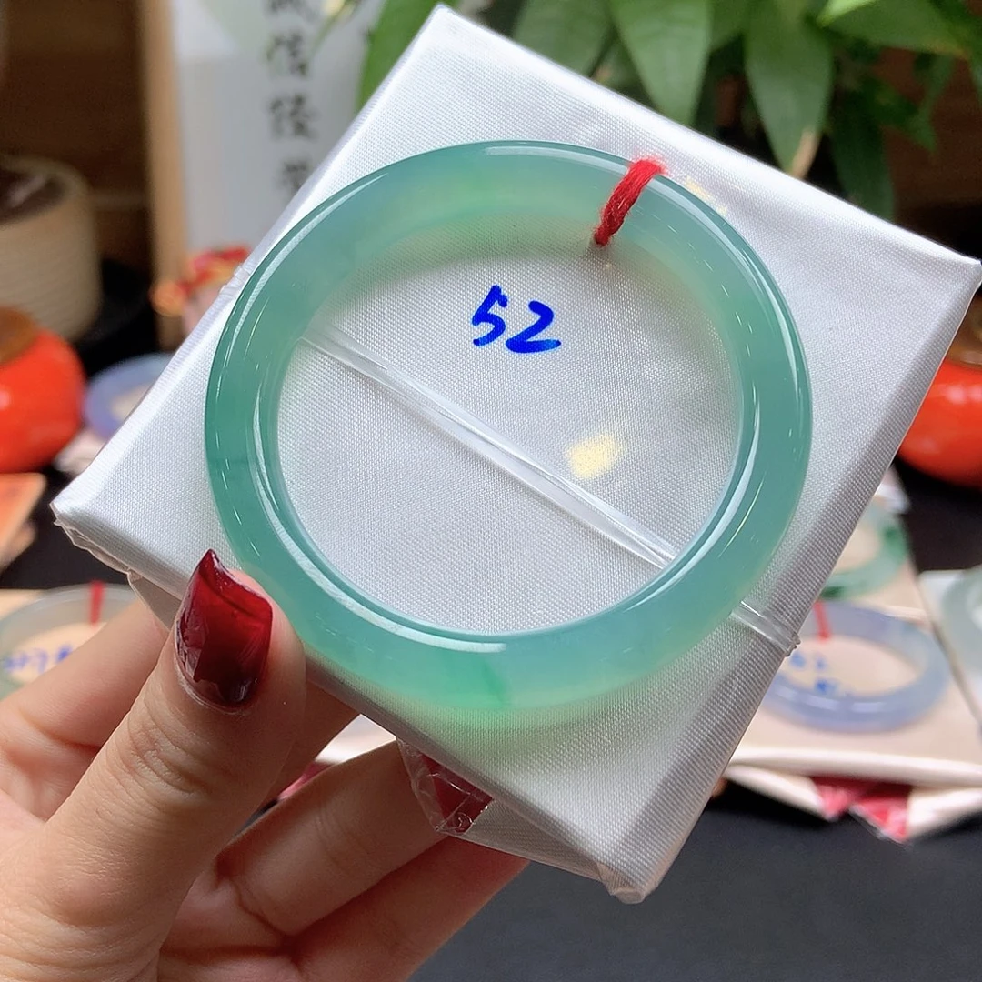 翡翠未镶嵌手镯种色兼备宝石绿33号