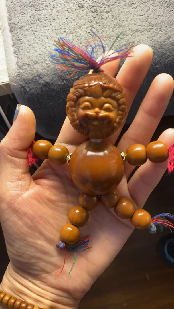 橄榄核雕刻悟空小人