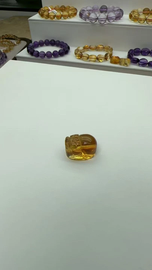 A99黄水晶貔楸全净体