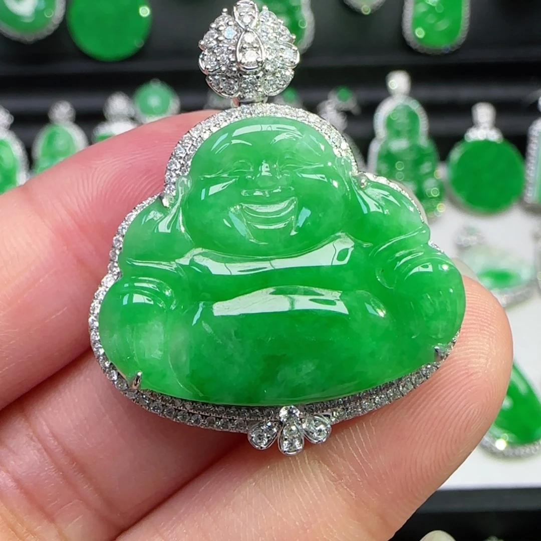 翡翠18K金镶嵌颈饰吊坠