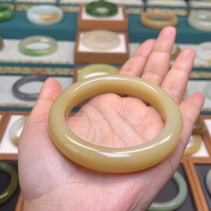 和田玉手镯未镶嵌58