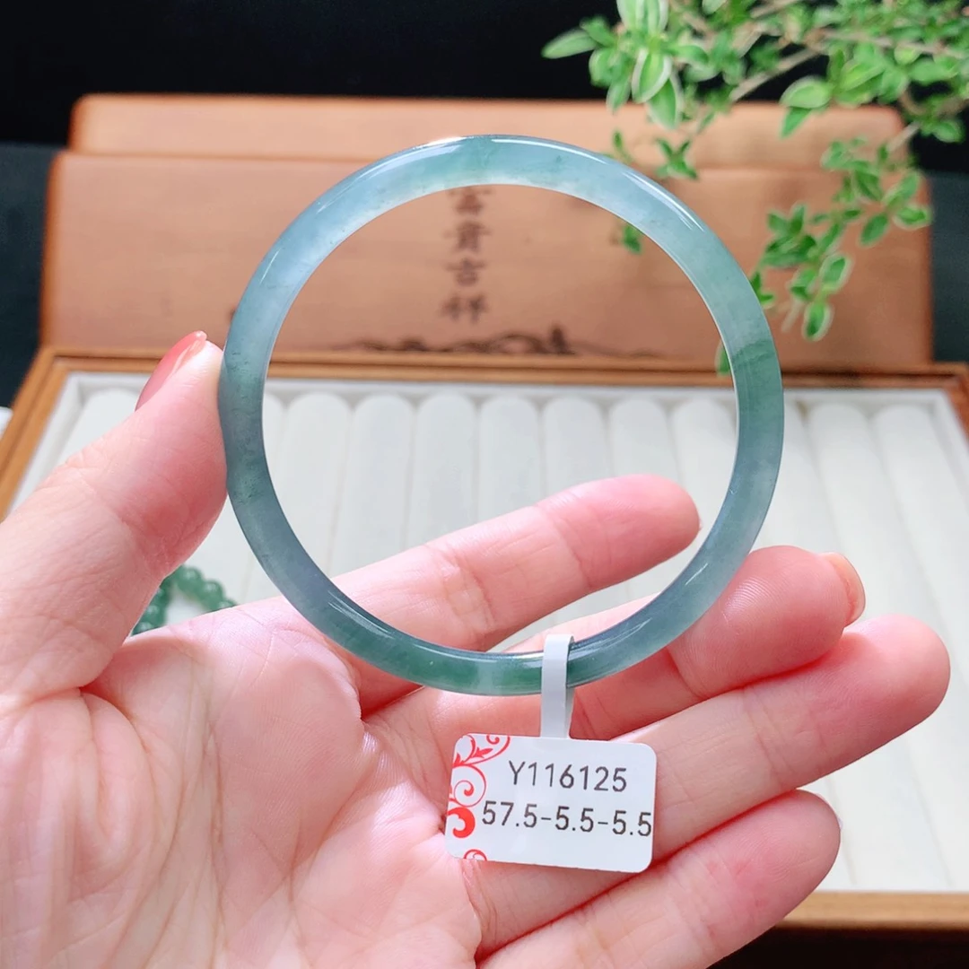 未镶嵌手镯（圆镯）翡翠