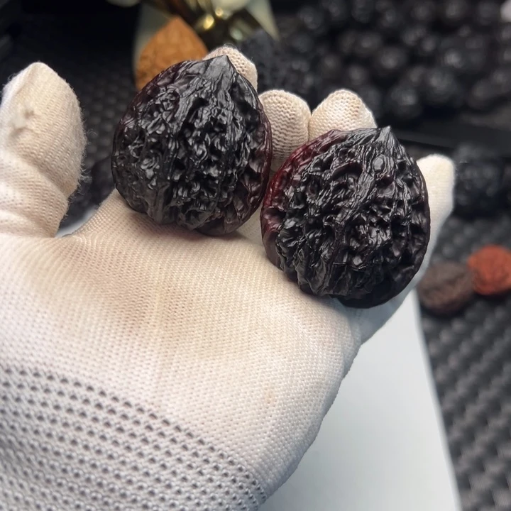 文玩核桃虎头43尺寸