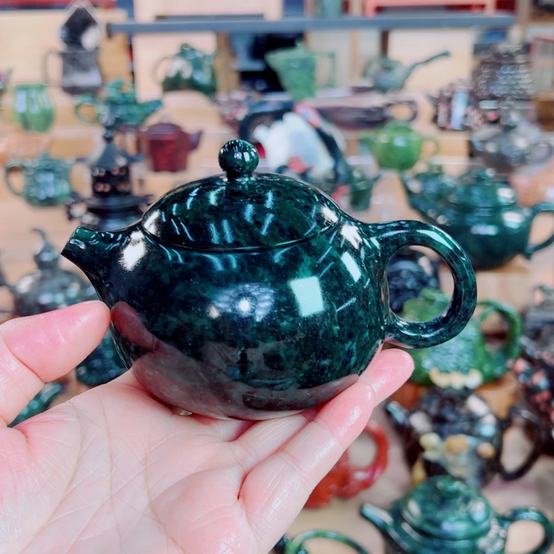 链***中天然石材手工雕刻