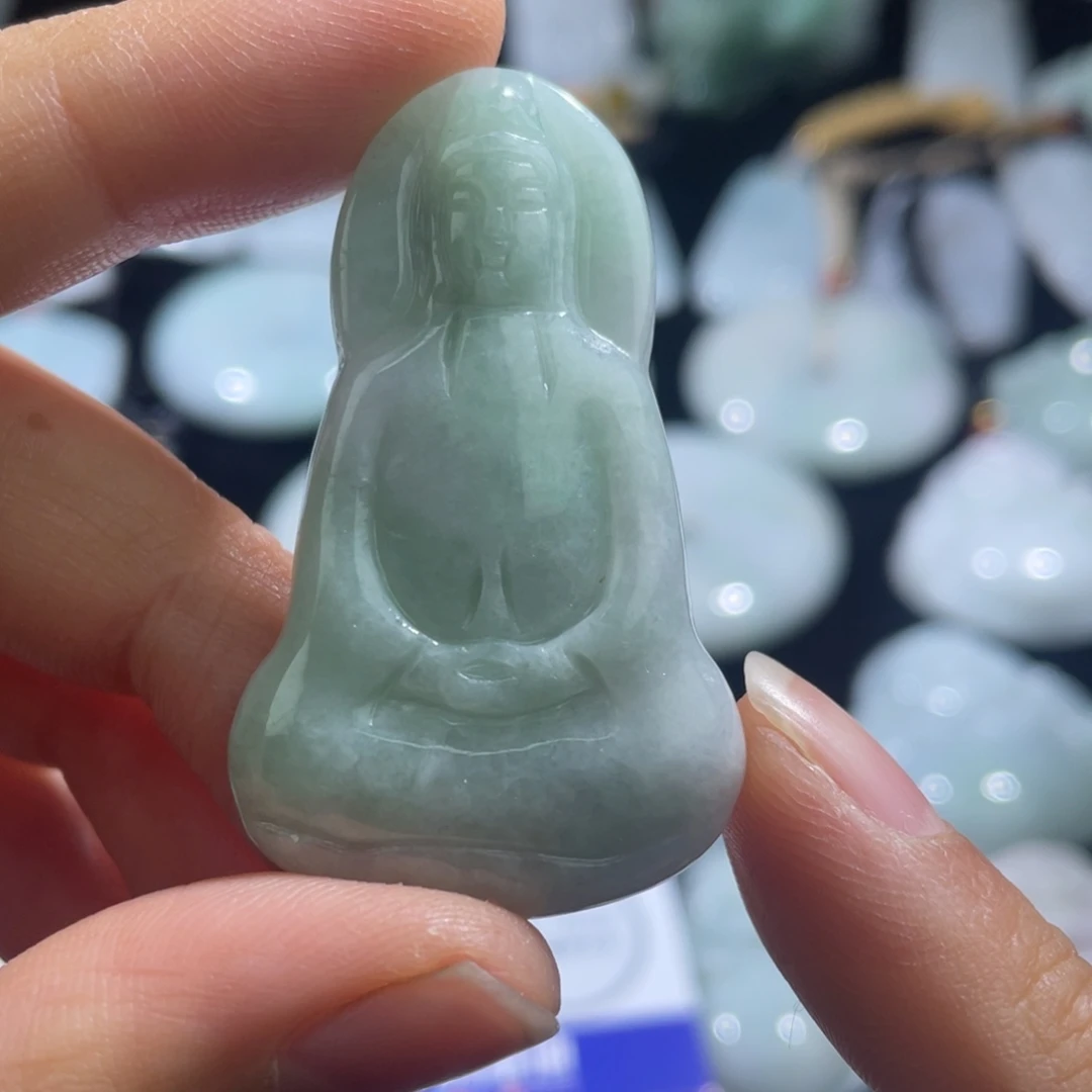 翡翠未镶嵌颈饰观音