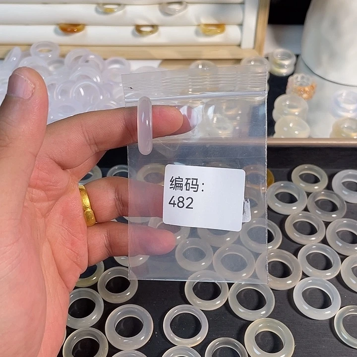 未镶嵌戒指玛瑙/玉髓482港18