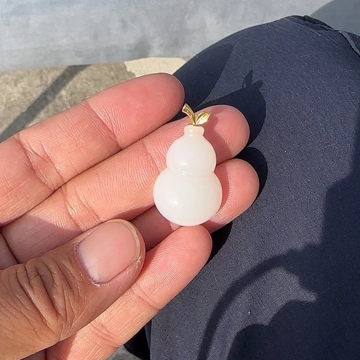 和田玉18K金镶嵌颈饰