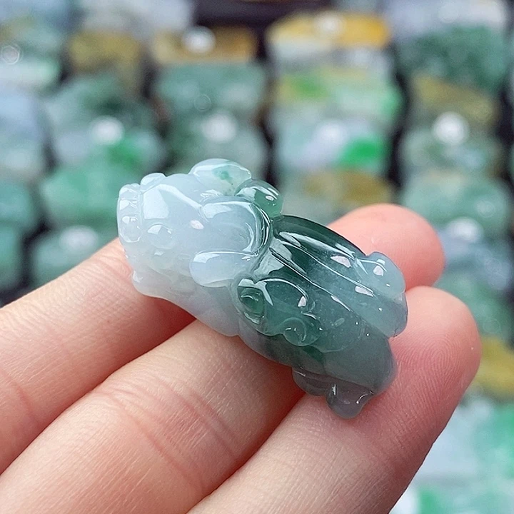 颈饰未镶嵌翡翠天然