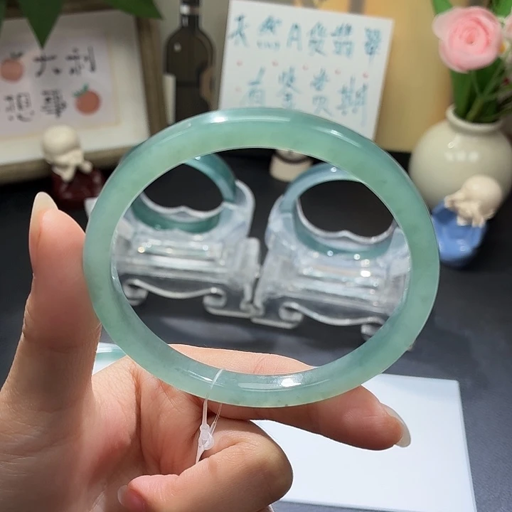 翡翠未镶嵌手镯冰晴