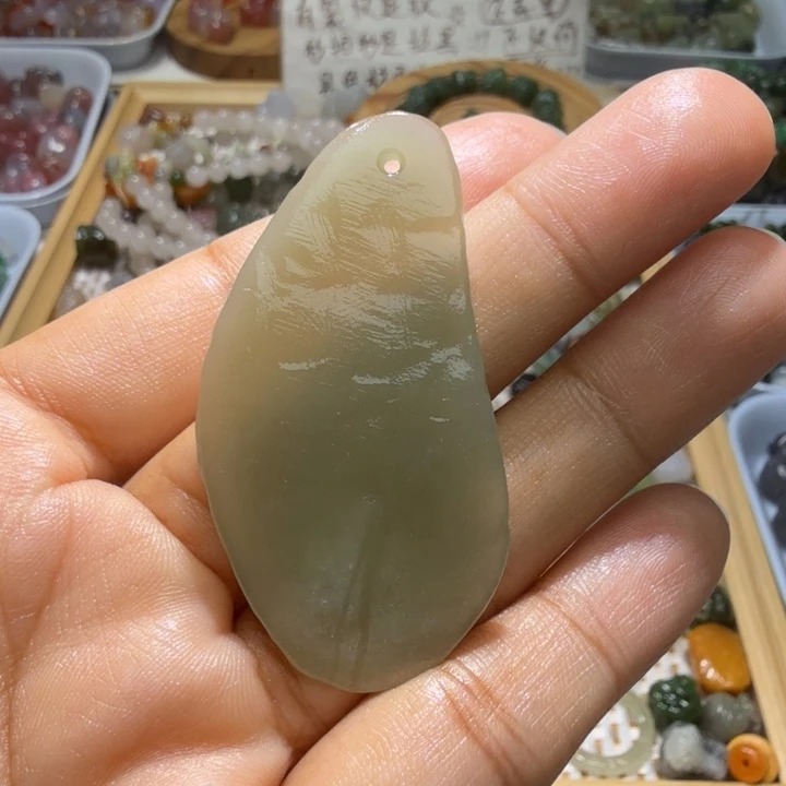 和田玉未镶嵌珠宝半成品