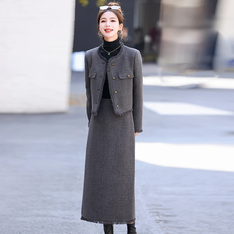 时尚小香风高级感加厚2025年冬季新款半身长裙两件套装保暖加棉