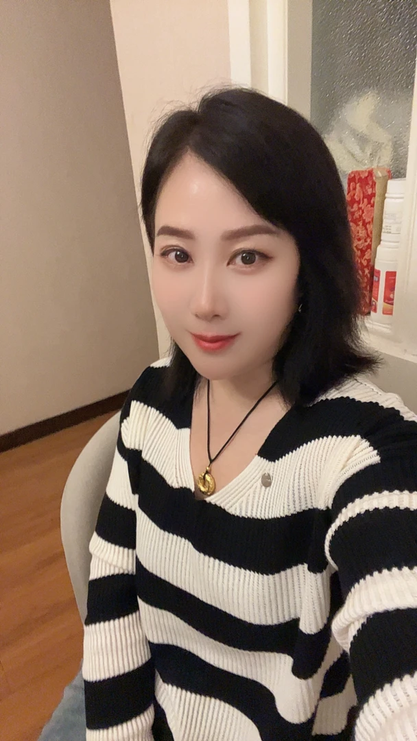 莲儿家.针织上衣女装V领针织衫条纹毛针织衫套头女显瘦