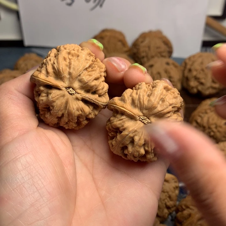吊坠文玩核桃一**秋粗筋