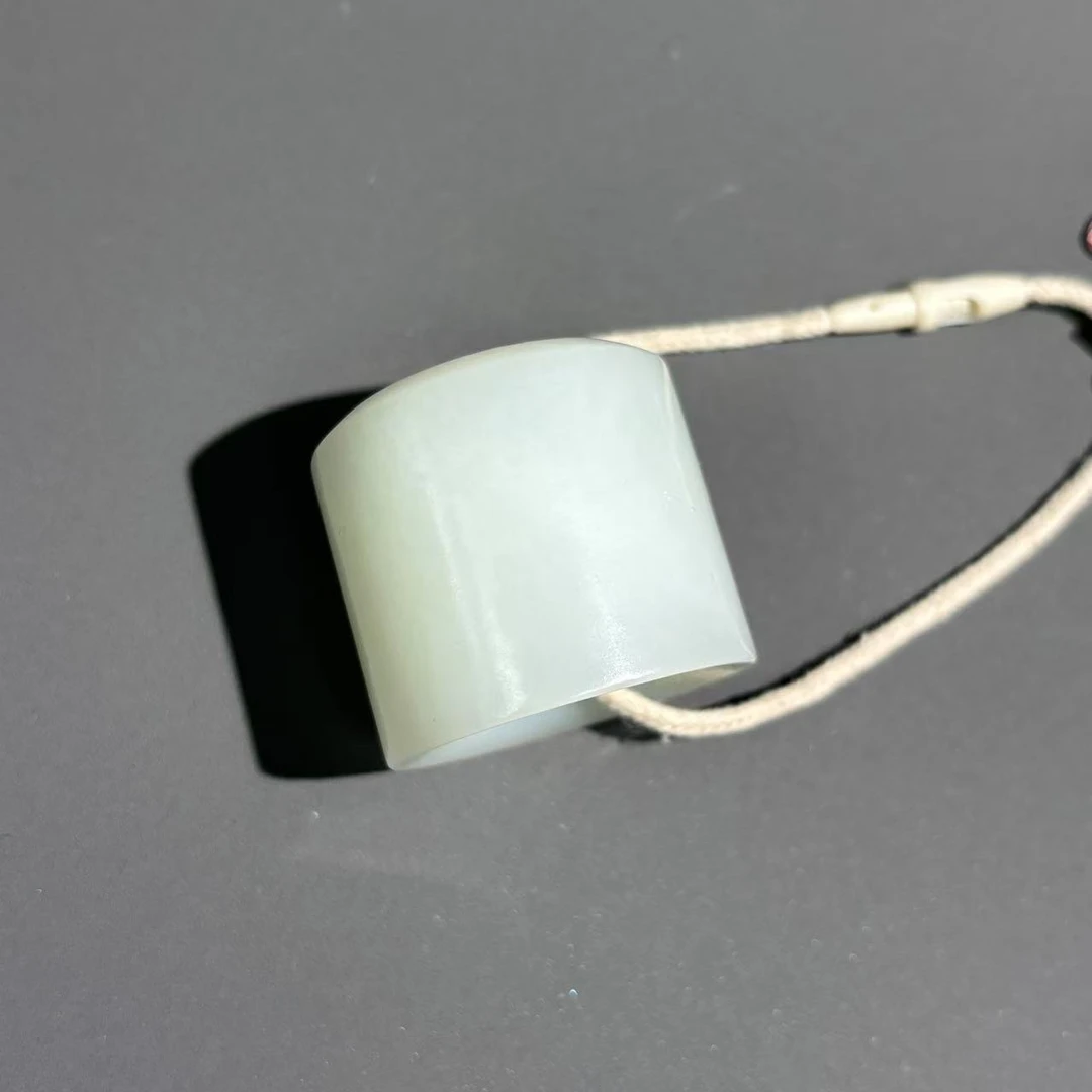 清代和田玉素面扳指